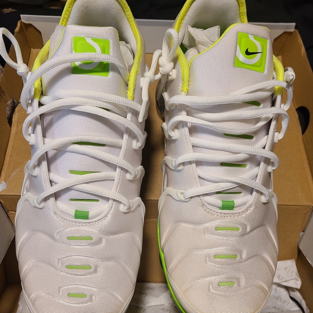 White and Green Vapormax - Picture 5 of 8